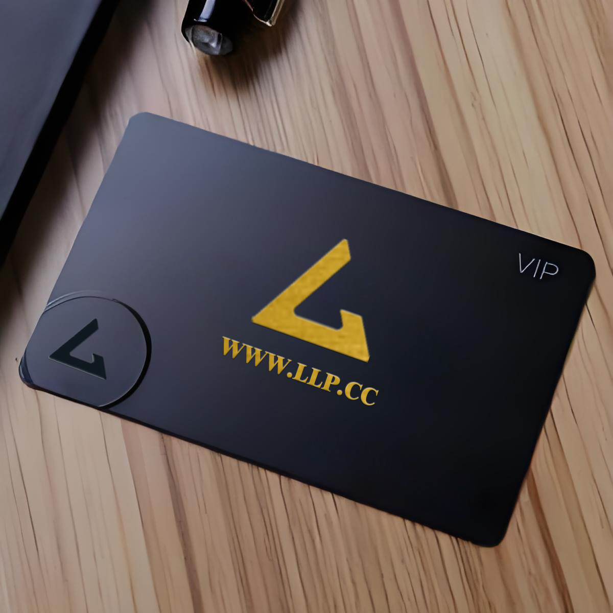 L字母创意logo卡片效果图-Logo新设计
